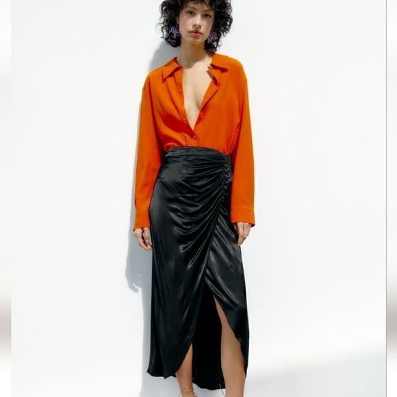 Zara drapped maxi skirt nwt satin black buttons on the front - Picture 1 of 4